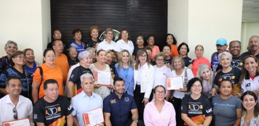 Capacita la UAT a personas mayores en el uso de herramientas digitales